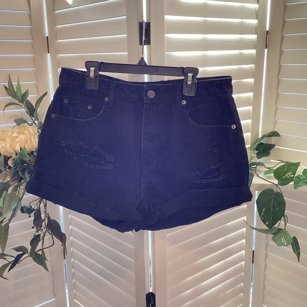 MUSTARD SEED NWOT BLACK DISTRESSED SHORTS SIZE M 1220